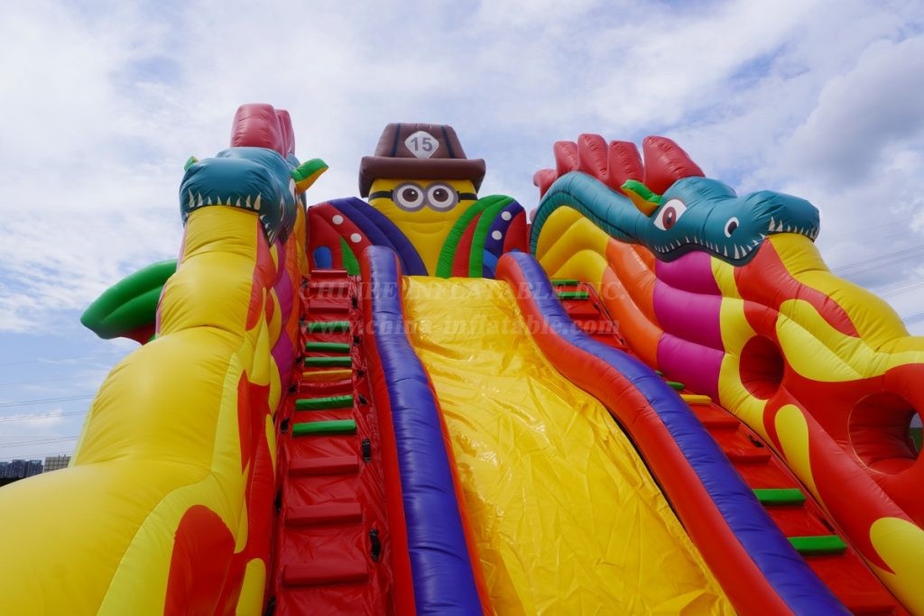 T6-859 Giant Minion Slide Playground