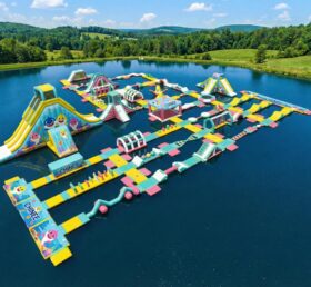 S623 Baby Shark Themen Inflatable Wasserpark
