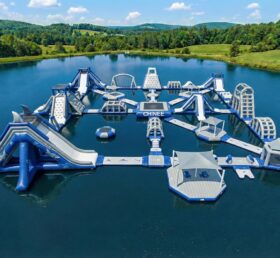 S870 Wasserpark mit Hai-Motiv