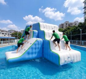 T10-631 Aufblasbare Wassersprungplattform mit Rutsche