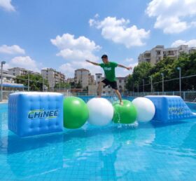 T10-636 Aufblasbarer Wasser-Hindernisparcours Wasser-Balance-Herausforderung